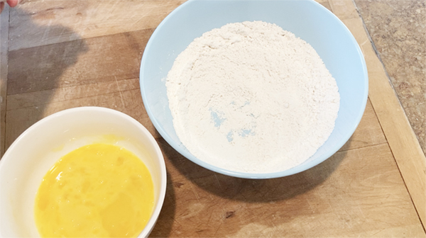 dallas wings egg and flour mixture