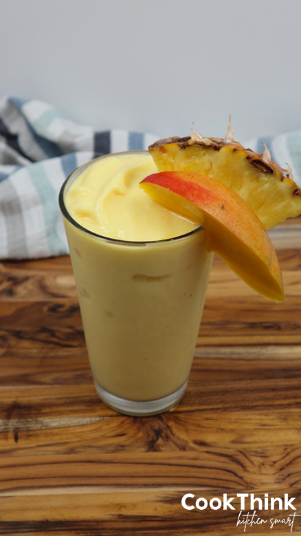 Pineapple Mango Smoothie closer in