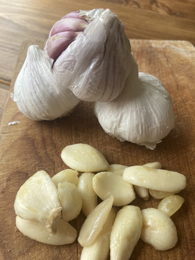 garlic cloves and garlic heads