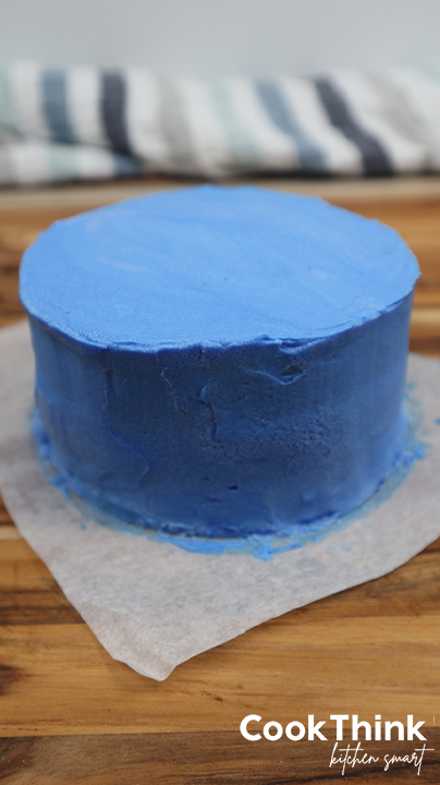 dark blue cake