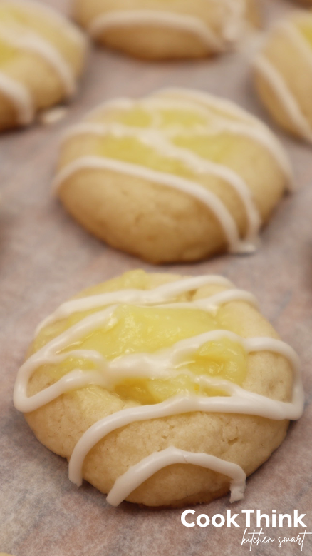 lemon cookie with icing drizle