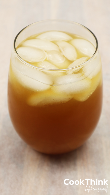 Peach Green Tea Lemonade with ice